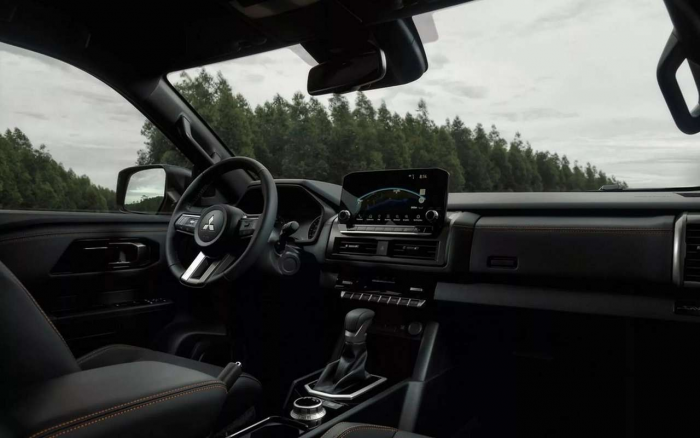 Прочный японский пикап получил шноркель для бродов и полный арсенал внедорожника