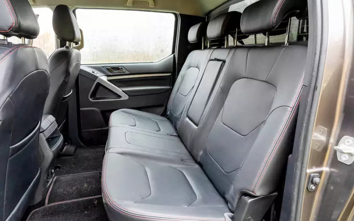 205 сил, гидроавтомат, полный привод — в РФ привезли «почти Silverado»