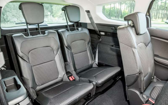 Что взять вместо Ларгуса: 6 бюджетных семейных иномарок (включая Тойоту!)