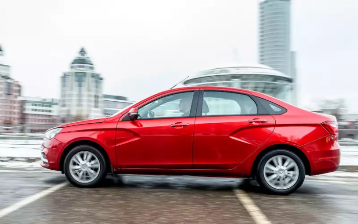 Лада Веста 2015 года: что ломается? Сколько ушло на ремонт и на бензин?