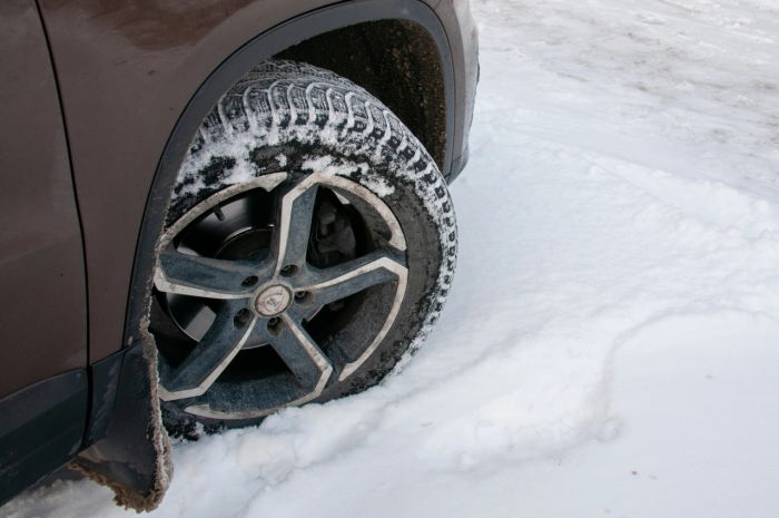 Кошельки тоньше, резина глубже: с декабря в России — новые дорожные штрафы