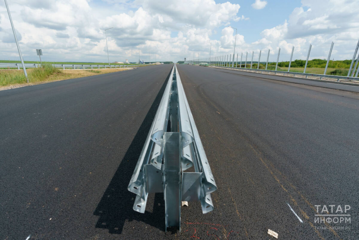 «Иначе будем сидеть в пробках»: Минниханов поручил развивать общественный транспорт