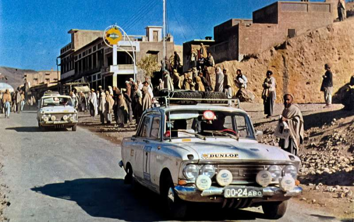 Мотор — лучший в классе: большая история непростого Москвича