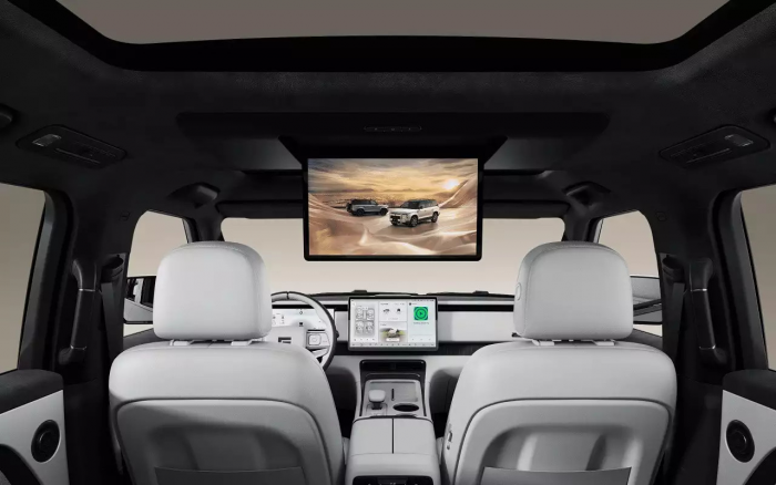 Большой внедорожник российской сборки выходит в продажу: комплектации и цены