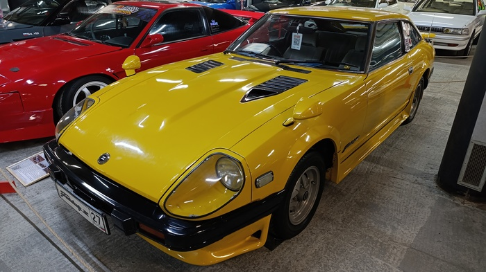 Музей японских автомобилей Bucket Empire. Площадка в ТРЦ «Облака»