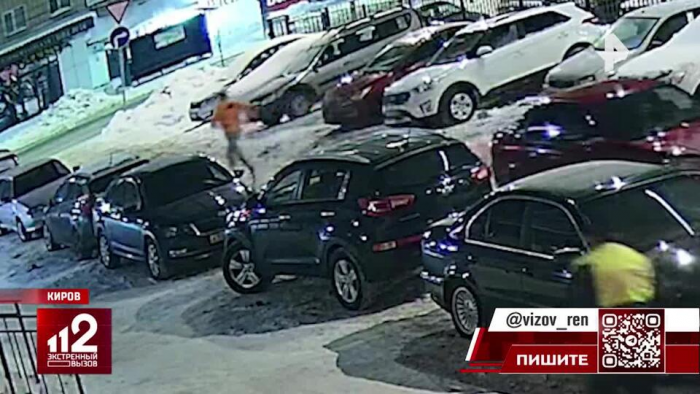 Кировский водитель-нарушитель пытался удрать от полиции в одних носках по снегу