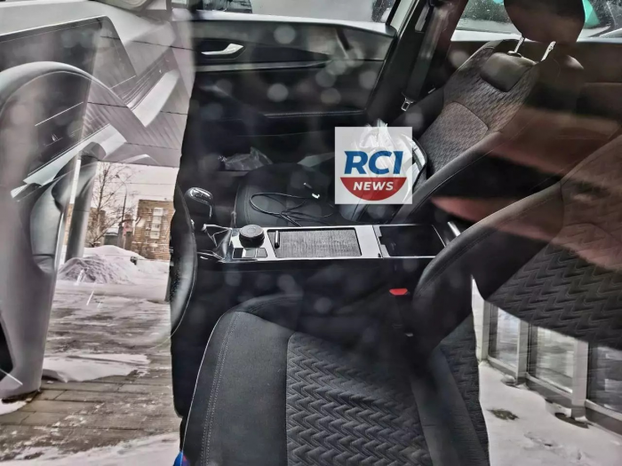 Кроссовер Lada Azimut с механической коробкой — что будет в простых версиях?