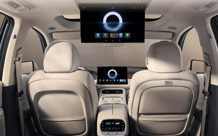 В России начнут официально продавать новый добротный кроссовер известной марки