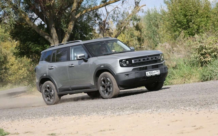 Полный привод, автомат, блокировки – на этом красавце нестрашно съехать с дороги