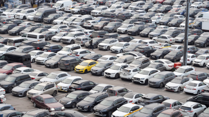 Битва за парковку: жители петербургских новостроек все чаще остаются без стоянок