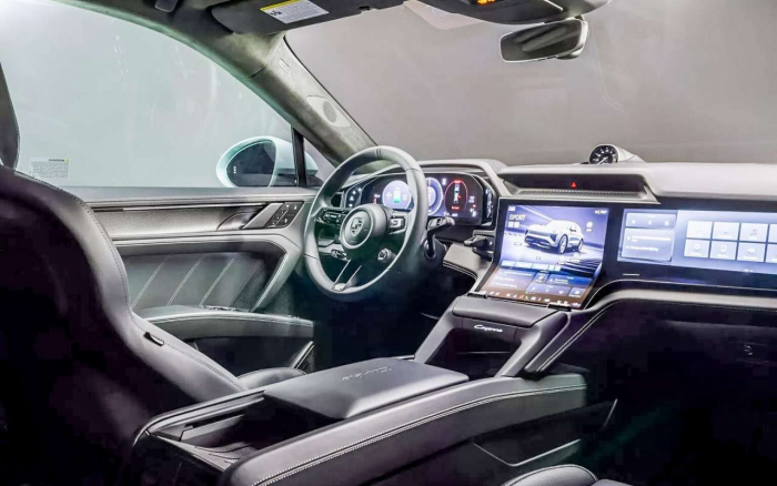 1156 «лошадей», 2,5 секунды до «сотни» и 260 км/ч: это новый Кайен!