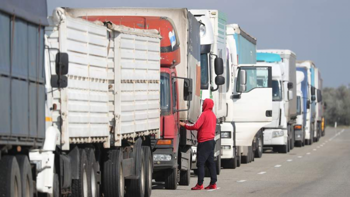 Вот так номер: водители легковушек получают штрафы до 600 тыс. из-за грузовиков