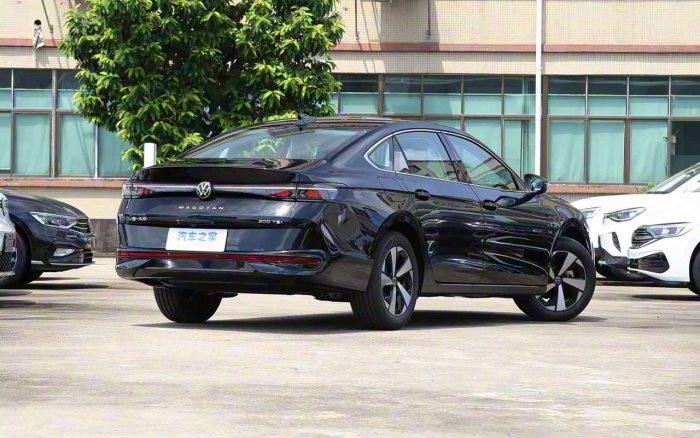 Volkswagen представил достойного конкурента Camry с ценой от 2 млн рублей