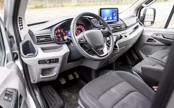 Дизель, МКП, богатое оснащение — надежный новичок на замену Транзита