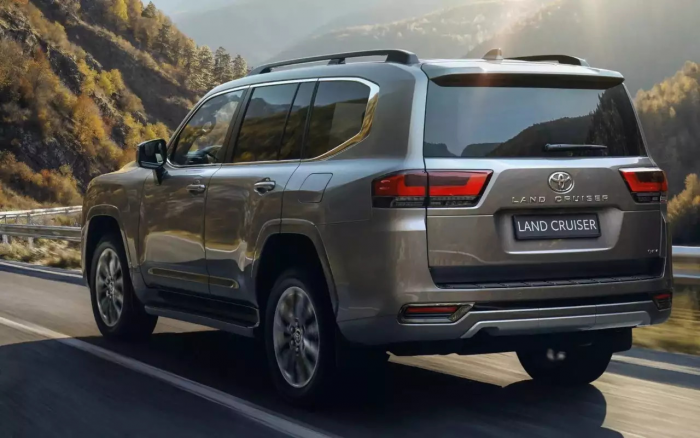 Стартовали продажи самой мощной версии Toyota Land Cruiser 300: подробности