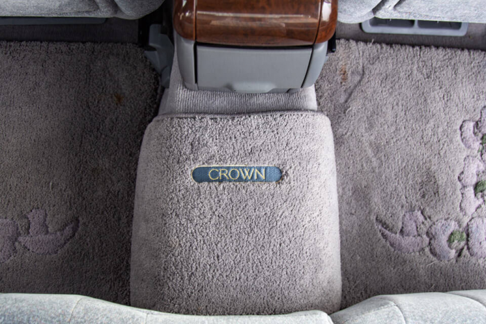 Почему в машинах ковровое покрытие, и можно ли без него обойтись?