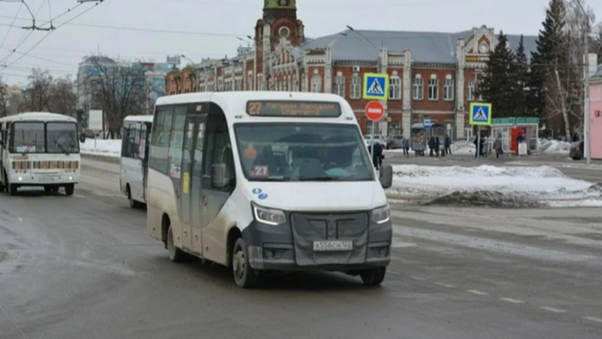Общественный транспорт в Барнауле ходит с перебоями, несмотря на обещания перевозчиков