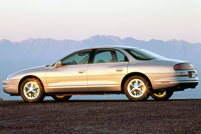 30 лет Oldsmobile Aurora Как появился и почему потерпел неудачу один из самых красивых американских автомобилей 90-х