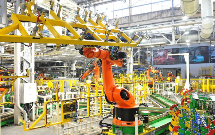 На Горьковском автозаводе внедрили новых роботов