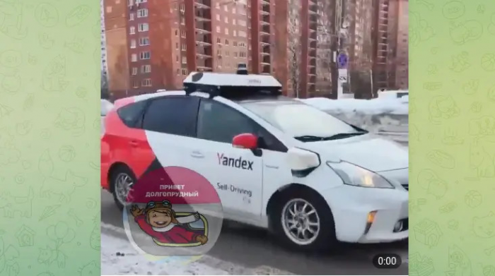 "Лучше робот, чем мигрант": в Долгопрудном сняли на видео беспилотное такси