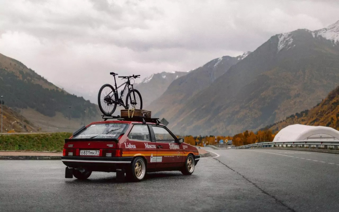 Привет из юности: у легендарного ВАЗ-21093 «За рулем» есть «сестра-двойняшка»!