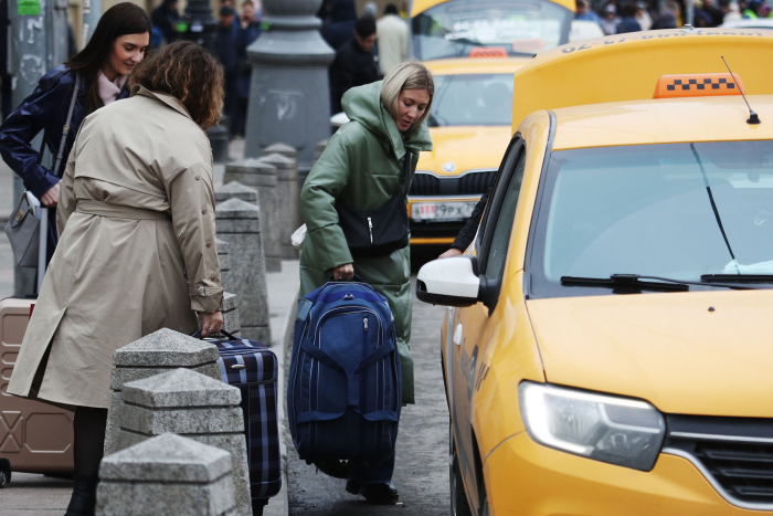 В России прекратилось обновление таксопарков из-за отсутствия автомобилей