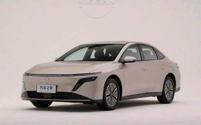 Nissan представил достойного конкурента Camry с ценой чуть дороже миллиона