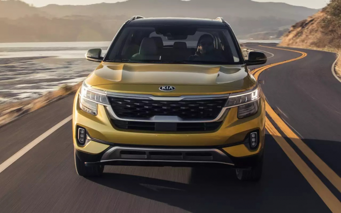 Названы самые выгодные машины для ввоза в Россию