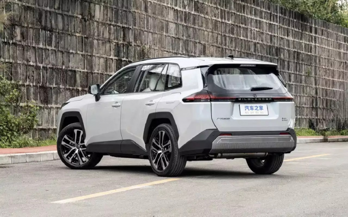 Представлена интересная модификация нового Toyota RAV4 дешевле 2 млн рублей