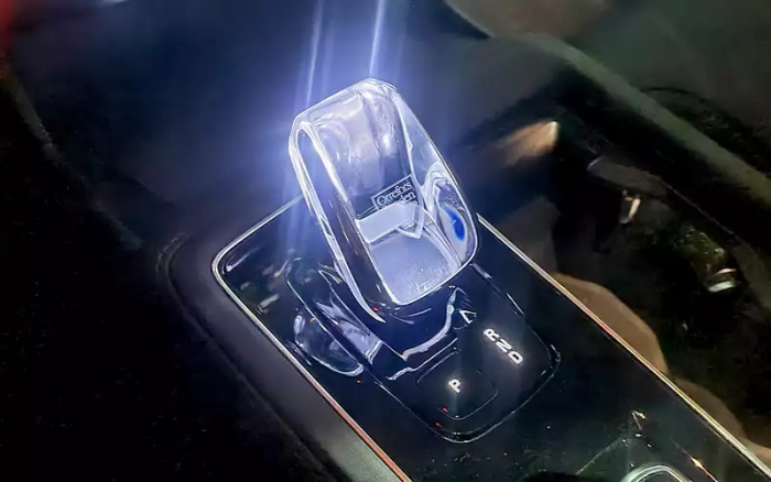 Словно в дорогой яхте! Как едет и сколько стоит премиум не из Китая?