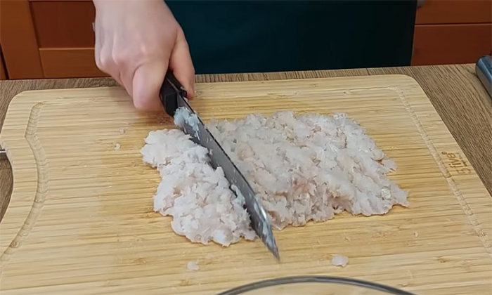 Пельмени не сибирские, а морские. Рубленный фарш делаем из рыбы