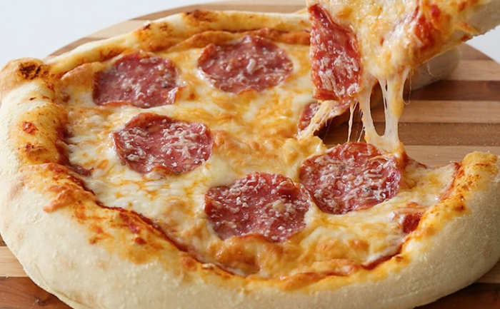 Пицца без хлопот и сложностей. Лучший рецепт: без замеса теста и духовка не нужна