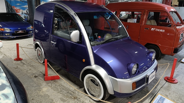 Музей японских автомобилей Bucket Empire. Площадка в ТРЦ «Облака»