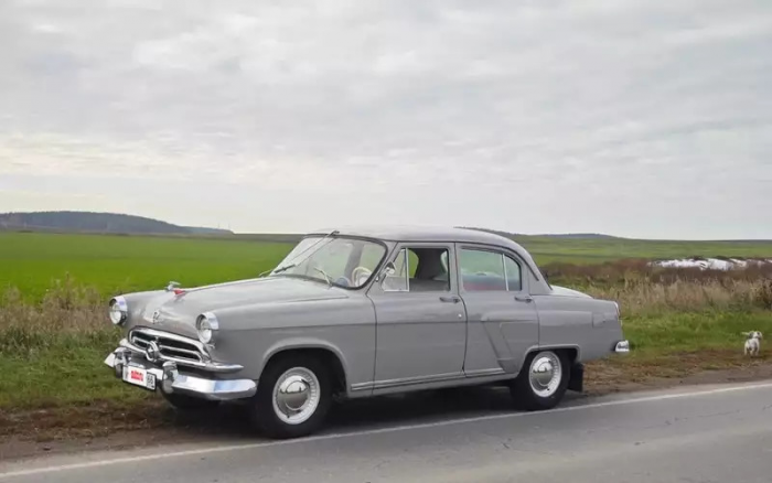 Уникальную раннюю Волгу с заводским автоматом продают в России