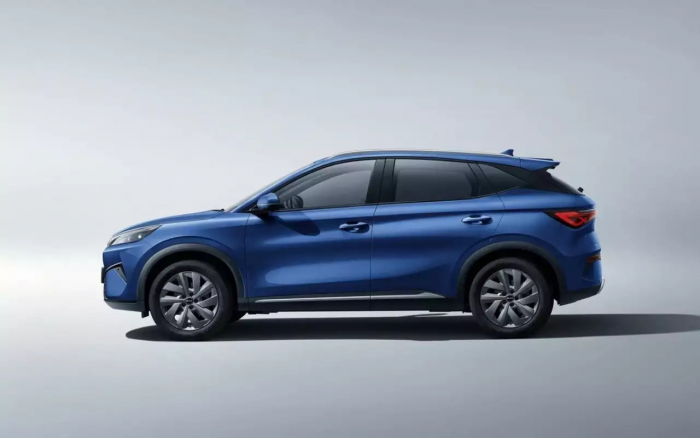 Чем удивил новый поноприводный кроссовер от популярной марки?