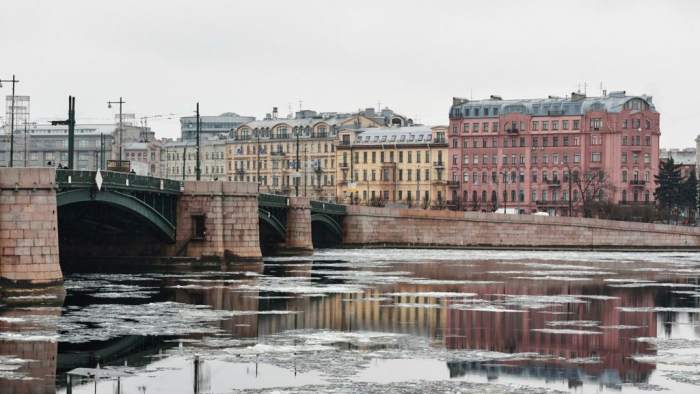 Биржевой мост закроют на ремонт