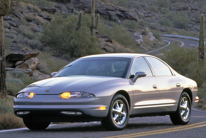 30 лет Oldsmobile Aurora Как появился и почему потерпел неудачу один из самых красивых американских автомобилей 90-х