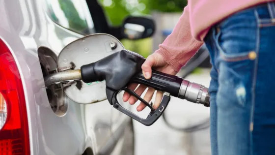 Как поступить водителю, если вместо бензина в бак залили дизельное топливо