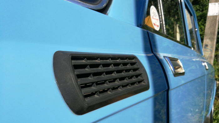 Зачем на советских легковых автомобилях устанавливали боковые решетки