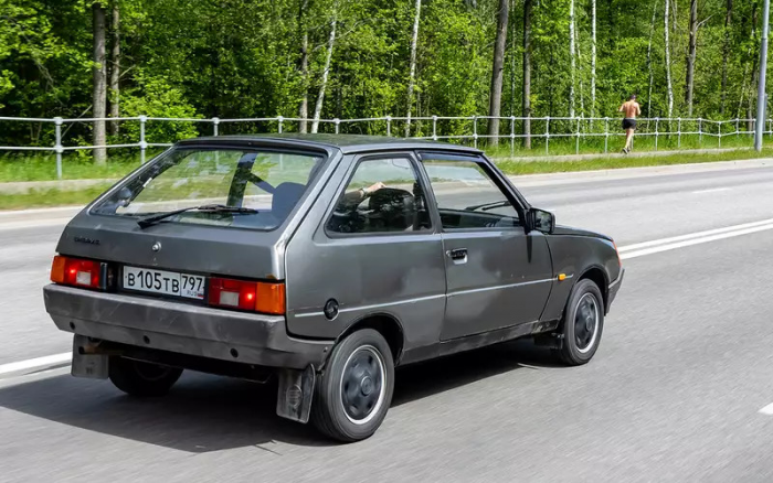 С одной щеткой и на трех гайках: ретротест самого бесхитростного хэтча СССР