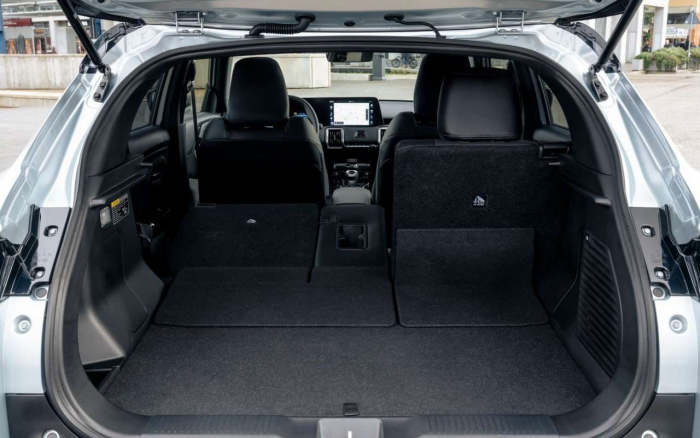 Электрический дебют Toyota: Urban Cruiser выходит на городские маршруты