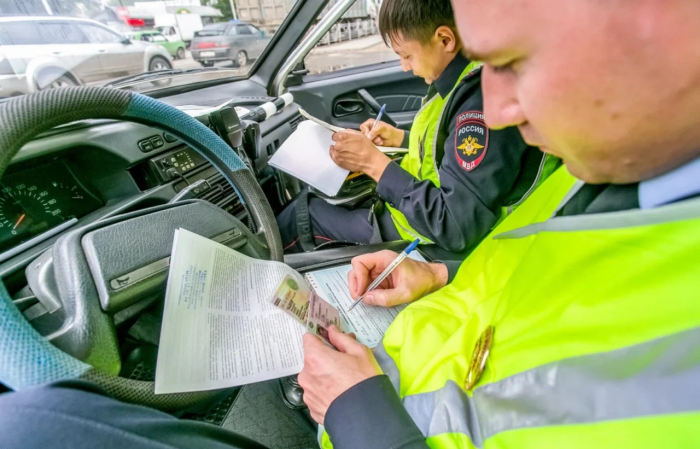 "Лучше заранее решить вопрос": Русским рассказали, как с 1 января изменился процесс замены водительских прав