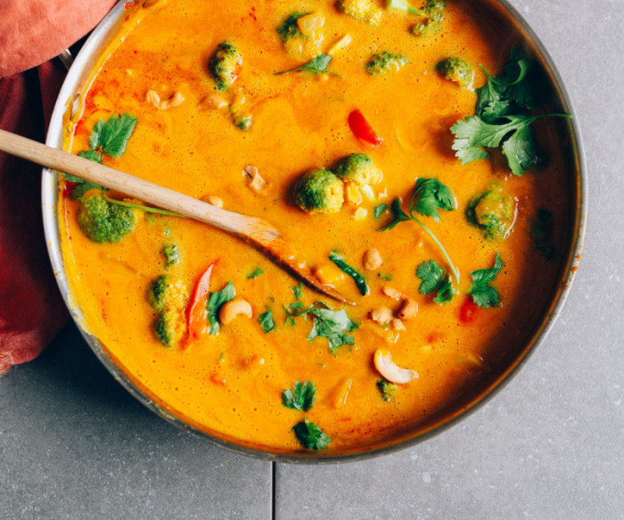Холода — не беда: 5 интересных и согревающих рецептов с карри