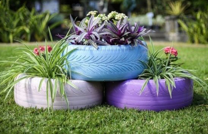 Почему не стоит делать цветочные клумбы из старых автомобильных шин