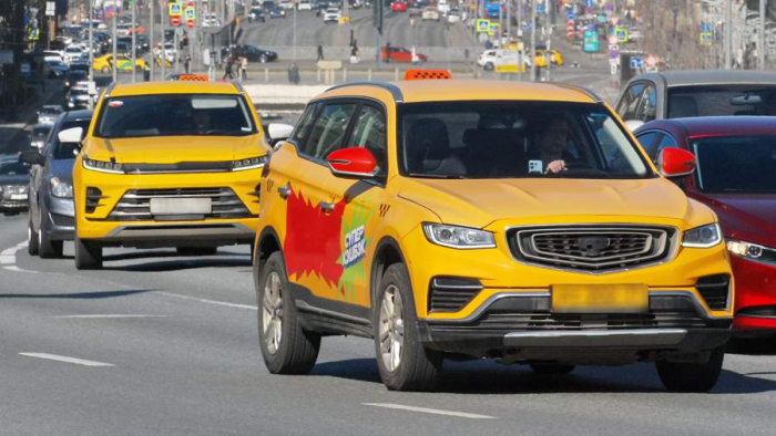 Льготы по квотам: самозанятым таксистам могут разрешить импортные машины