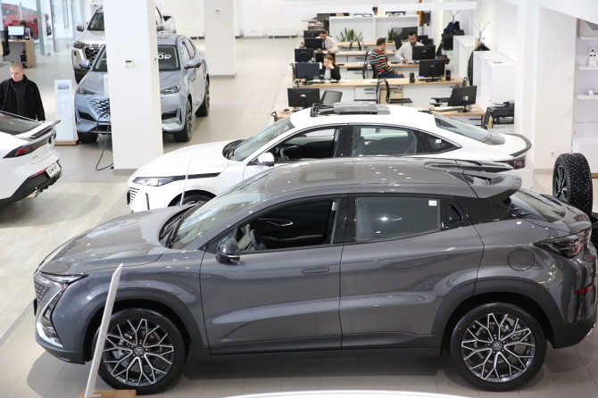 Продажи новых легковых автомобилей в России в октябре 2025 года