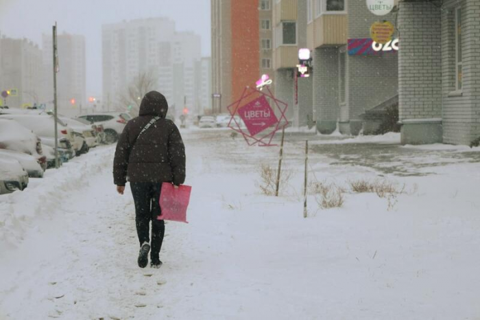 Зиму за ночь намело. Барнаул завалило "долгожданным" снегом