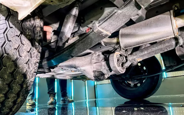 Несущий кузов, дизель, автомат: чем удивил развозной «китаец» за 3 миллиона