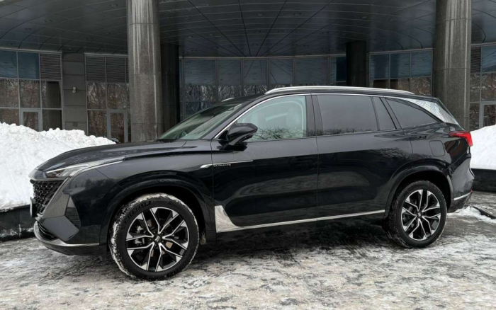 Новый Москвич М70 — первые фото интерьера