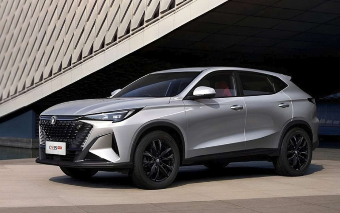 Стойкий кузов и зимние опции — представлен новый кроссовер для России